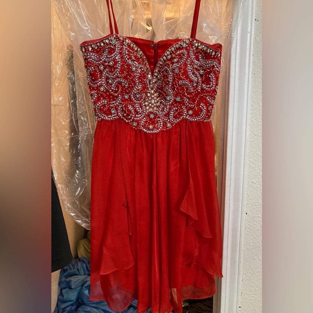 Dave & Johnny red homecoming dress